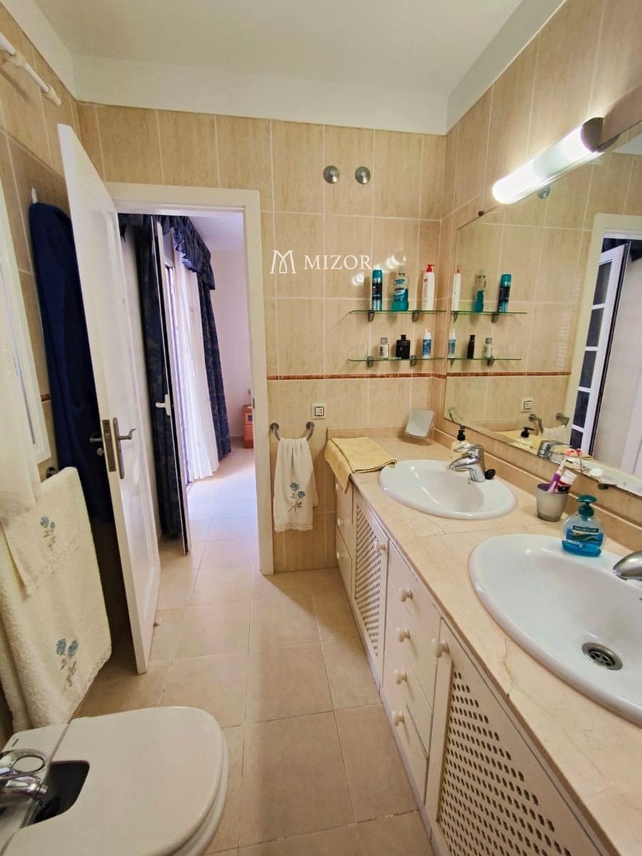 3 sypialnia Willa na sprzedaż w Adeje z garażem - 1 100 000 € (Ref: 9944279)