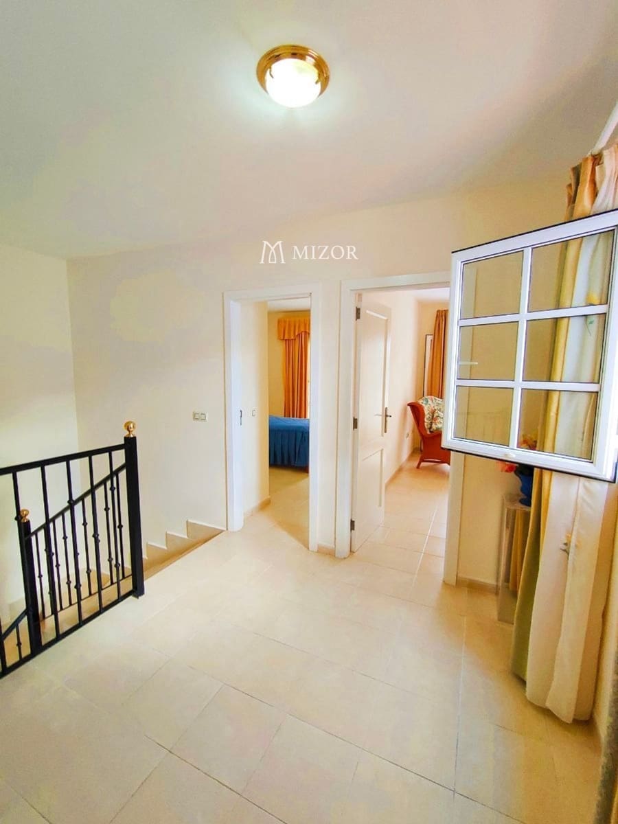3 sypialnia Willa na sprzedaż w Adeje z garażem - 1 100 000 € (Ref: 9944279)