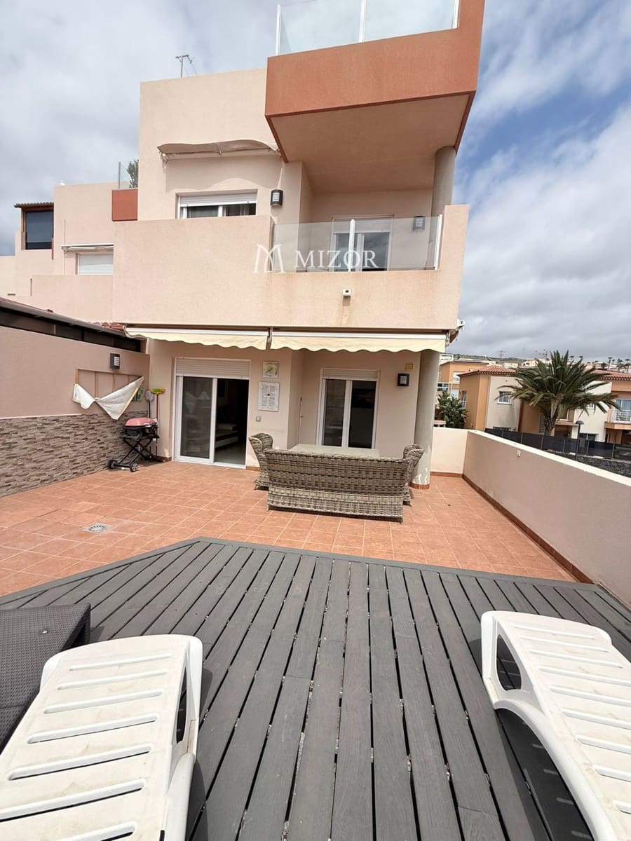 3 soveværelse Byhus til salg i Puerto Santiago med swimmingpool garage - € 595.000 (Ref: 9949004)