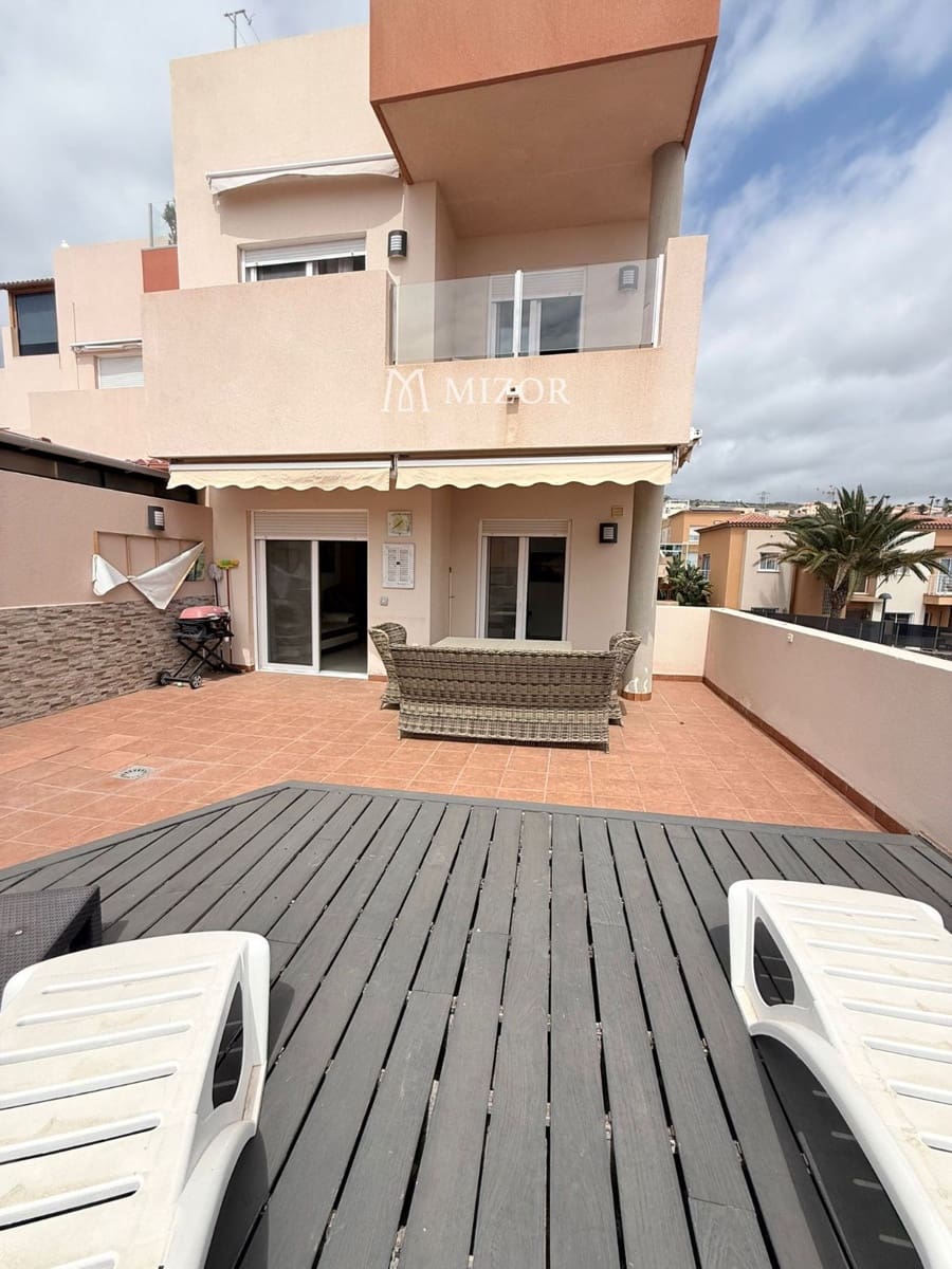 3 soveværelse Byhus til salg i Puerto Santiago med swimmingpool garage - € 595.000 (Ref: 9949004)