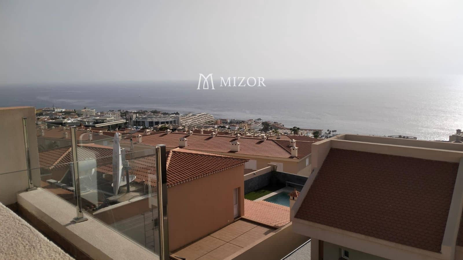 3 soveværelse Byhus til salg i Puerto Santiago med swimmingpool garage - € 595.000 (Ref: 9949004)