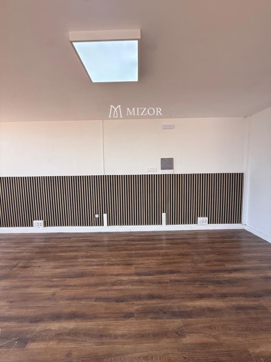 Commercial for sale in Arona - € 250,000 (Ref: 9950624)