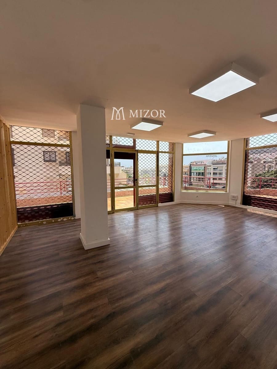 Commercial for sale in Arona - € 250,000 (Ref: 9950624)