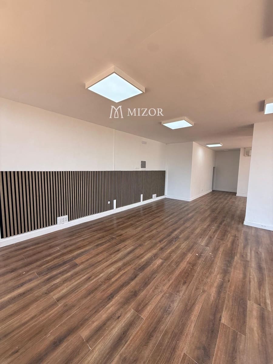 Commercial for sale in Arona - € 250,000 (Ref: 9950624)