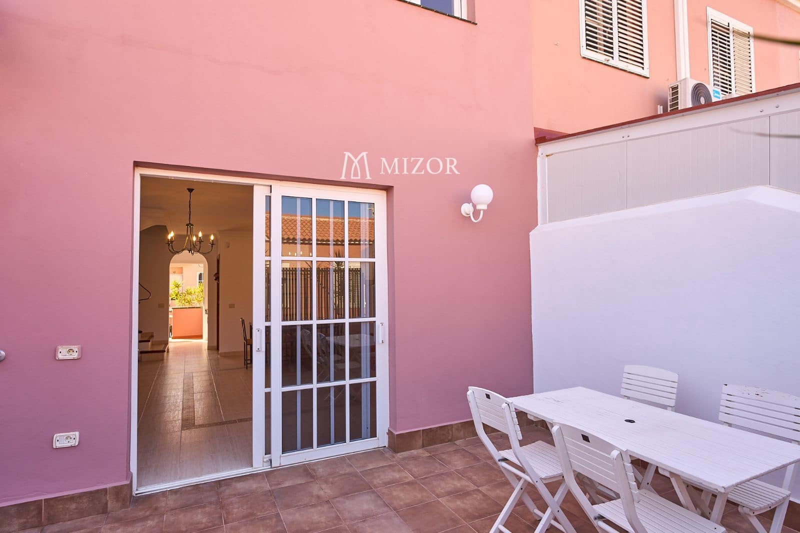 3 slaapkamer Huis te koop in Granadilla de Abona met garage - € 420.000 (Ref: 9972425)
