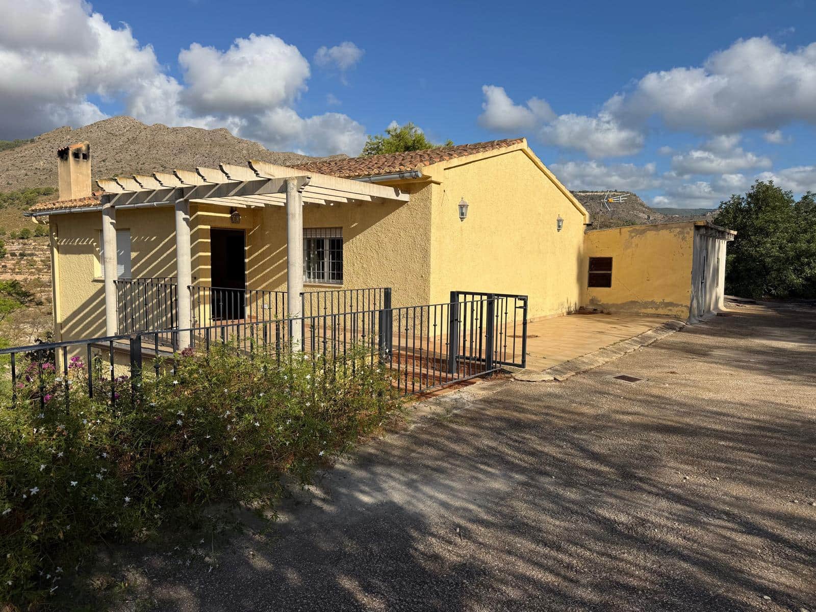 6 Zimmer Finca/Landgut zu verkaufen in Relleu mit Pool Garage - 449.000 € (Ref: 10089973)