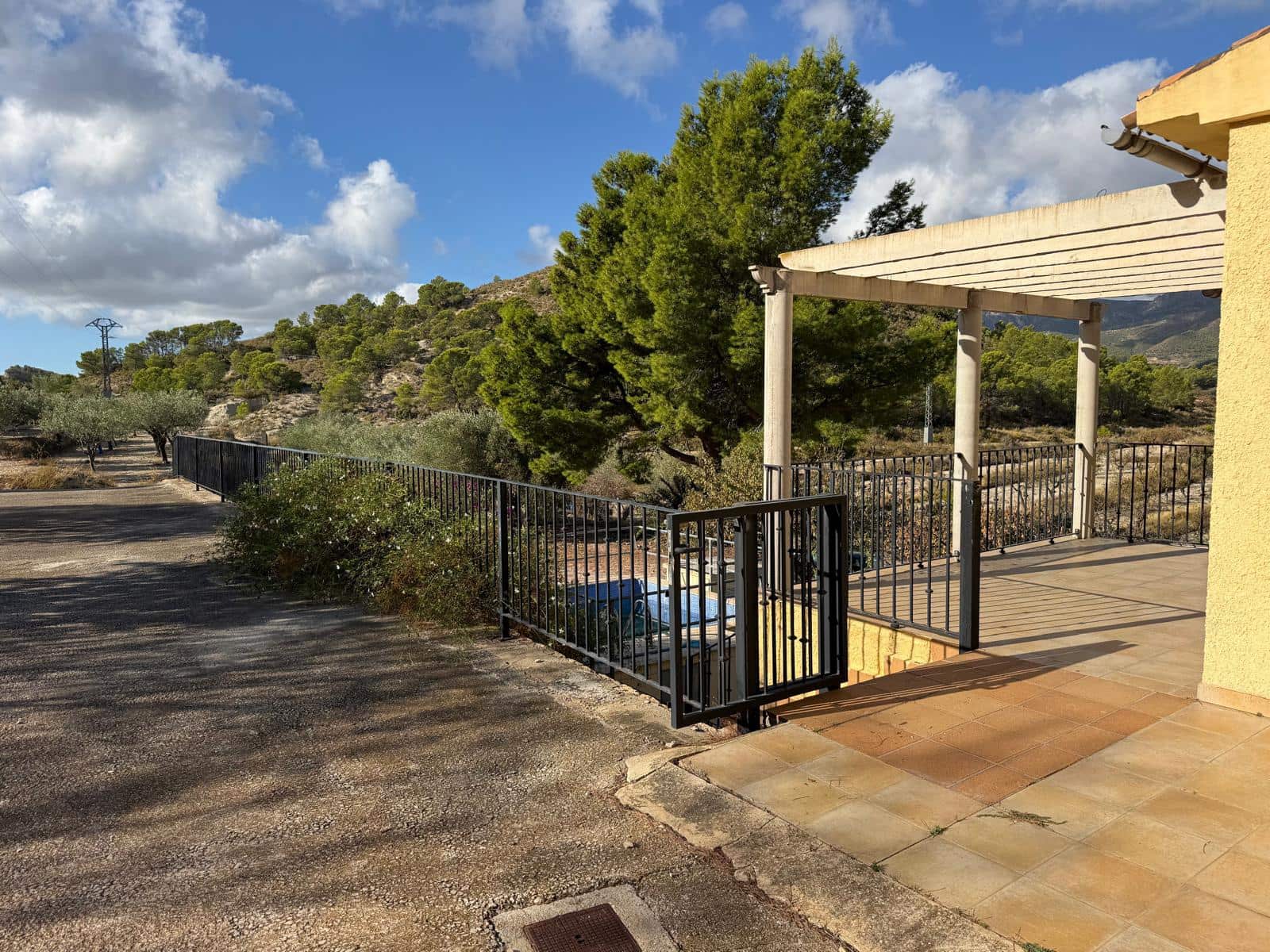 6 Zimmer Finca/Landgut zu verkaufen in Relleu mit Pool Garage - 449.000 € (Ref: 10089973)