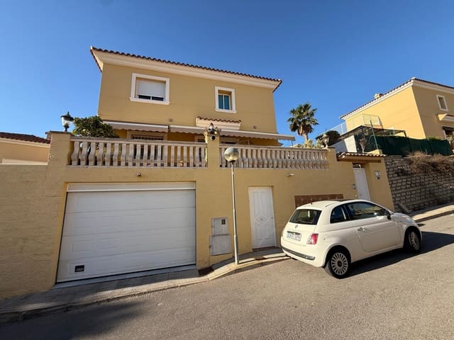 4 soverom Villa til salgs i La Nucia med svømmebasseng garasje - € 569 000 (Ref: 9946705)