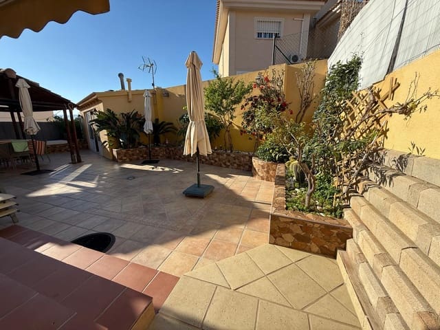 4 soverom Villa til salgs i La Nucia med svømmebasseng garasje - € 569 000 (Ref: 9946705)