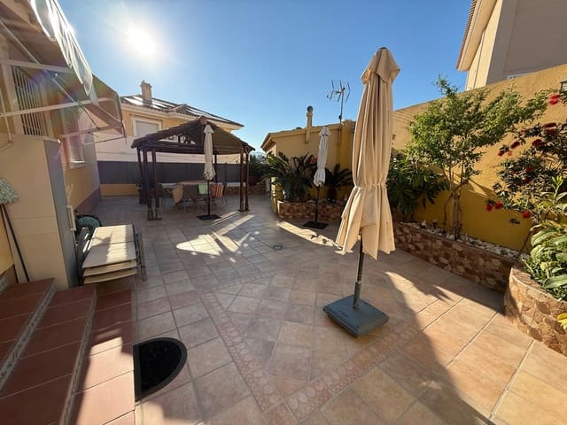4 soverom Villa til salgs i La Nucia med svømmebasseng garasje - € 569 000 (Ref: 9946705)