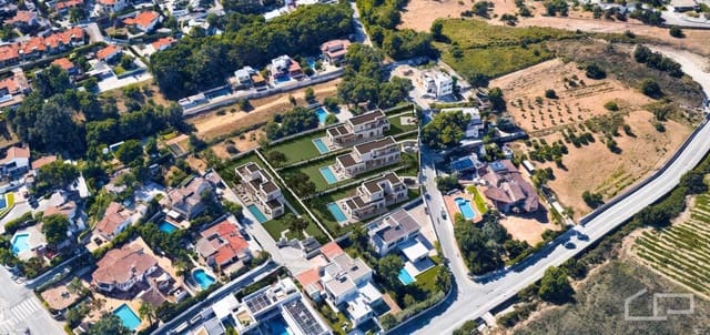 Chalet de 4 habitaciones en Teulada-Moraira en venta con piscina garaje - 1.890.000 € (Ref: 9950518)