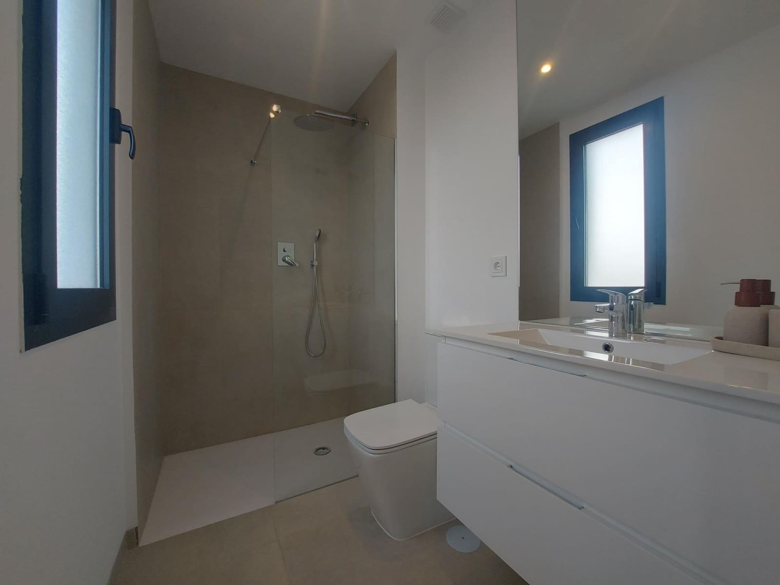 2 slaapkamer Appartement te koop in Islas Menores - € 325.000 (Ref: 10059489)