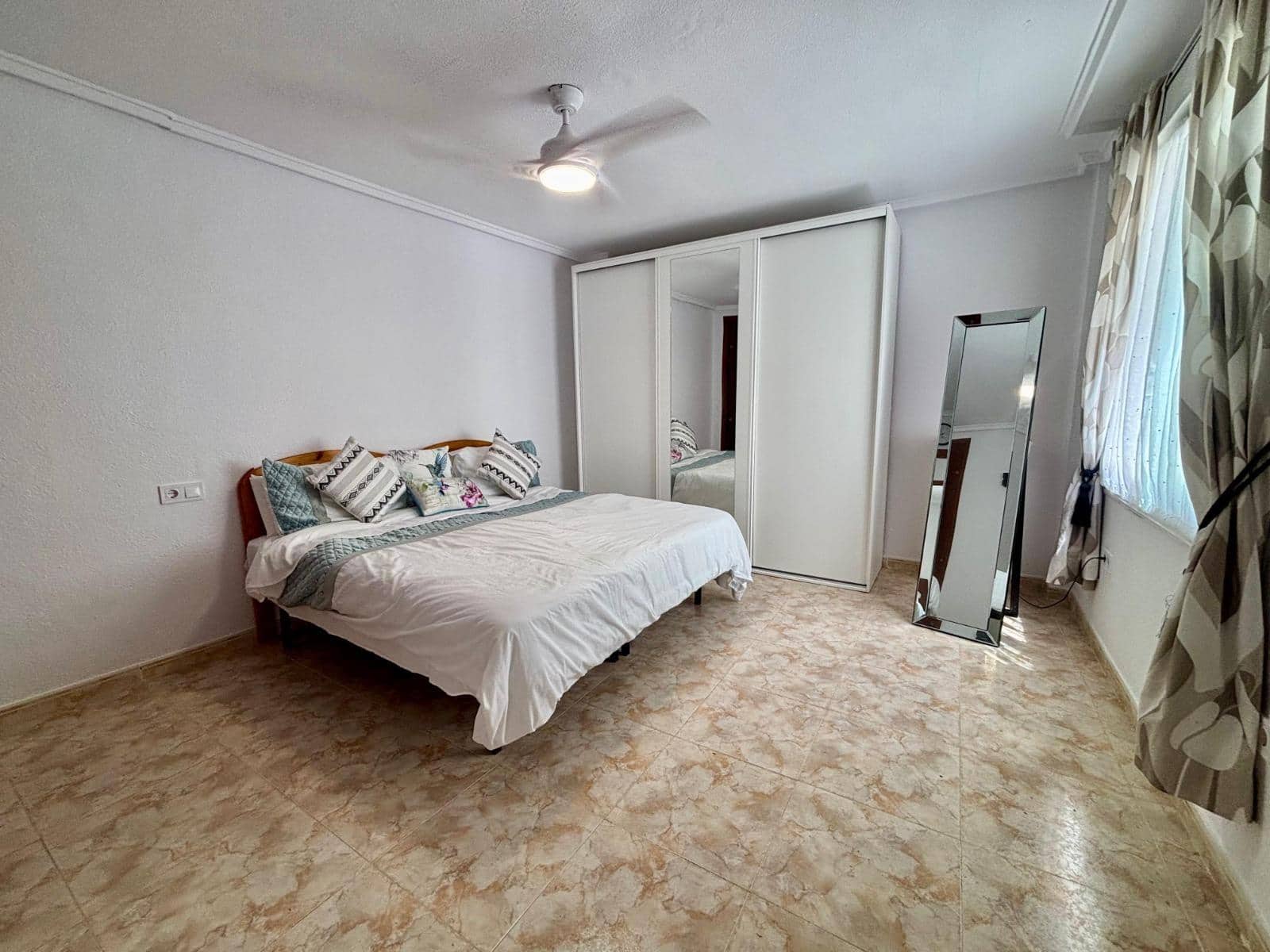 3 quarto Penthouse para venda em Torrevieja com garagem - 289 900 € (Ref: 10129504)
