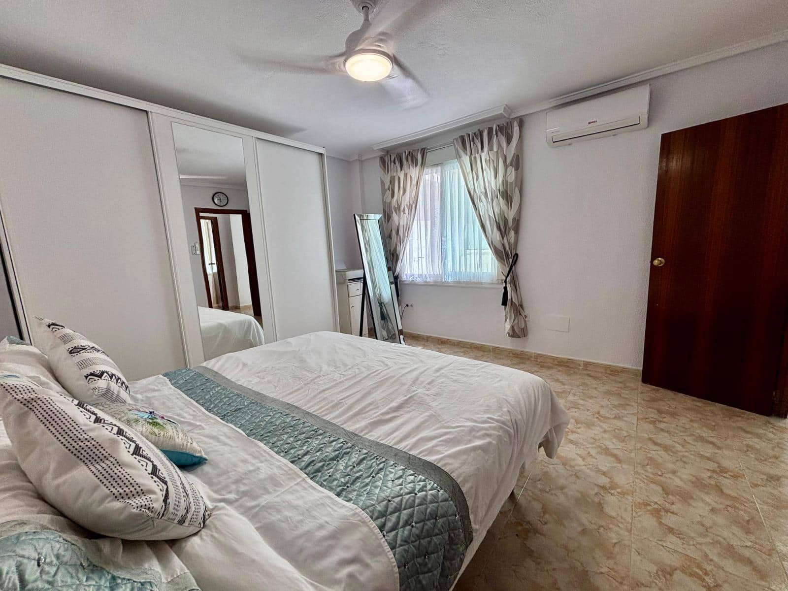 3 quarto Penthouse para venda em Torrevieja com garagem - 289 900 € (Ref: 10129504)