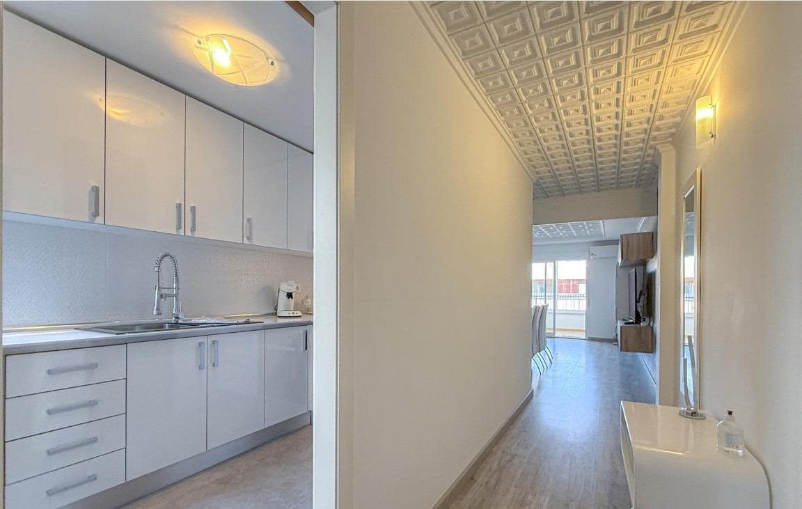 3 soverom Penthouse til salgs i Torrevieja med svømmebasseng - € 270 000 (Ref: 10157922)