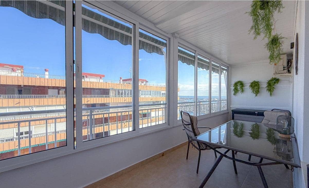 3 soverom Penthouse til salgs i Torrevieja med svømmebasseng - € 270 000 (Ref: 10157922)
