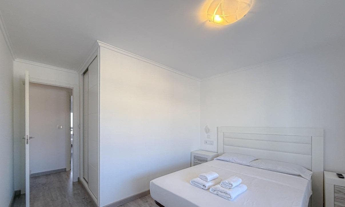 3 soverom Penthouse til salgs i Torrevieja med svømmebasseng - € 270 000 (Ref: 10157922)