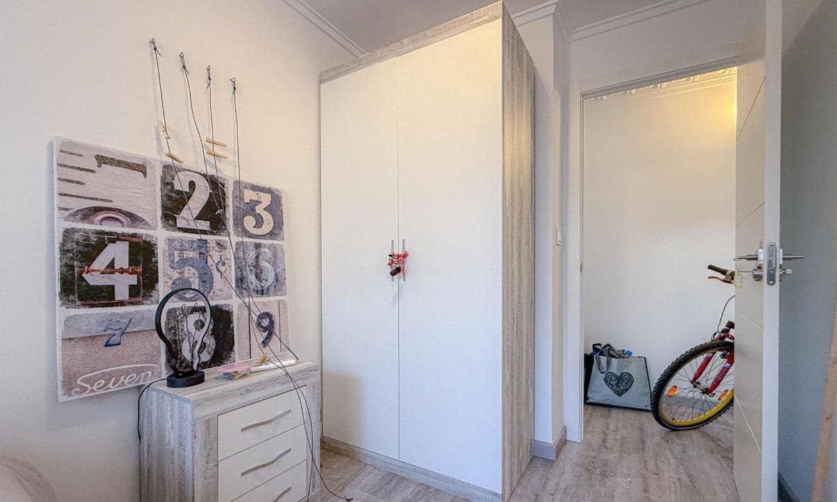 3 soverom Penthouse til salgs i Torrevieja med svømmebasseng - € 270 000 (Ref: 10157922)