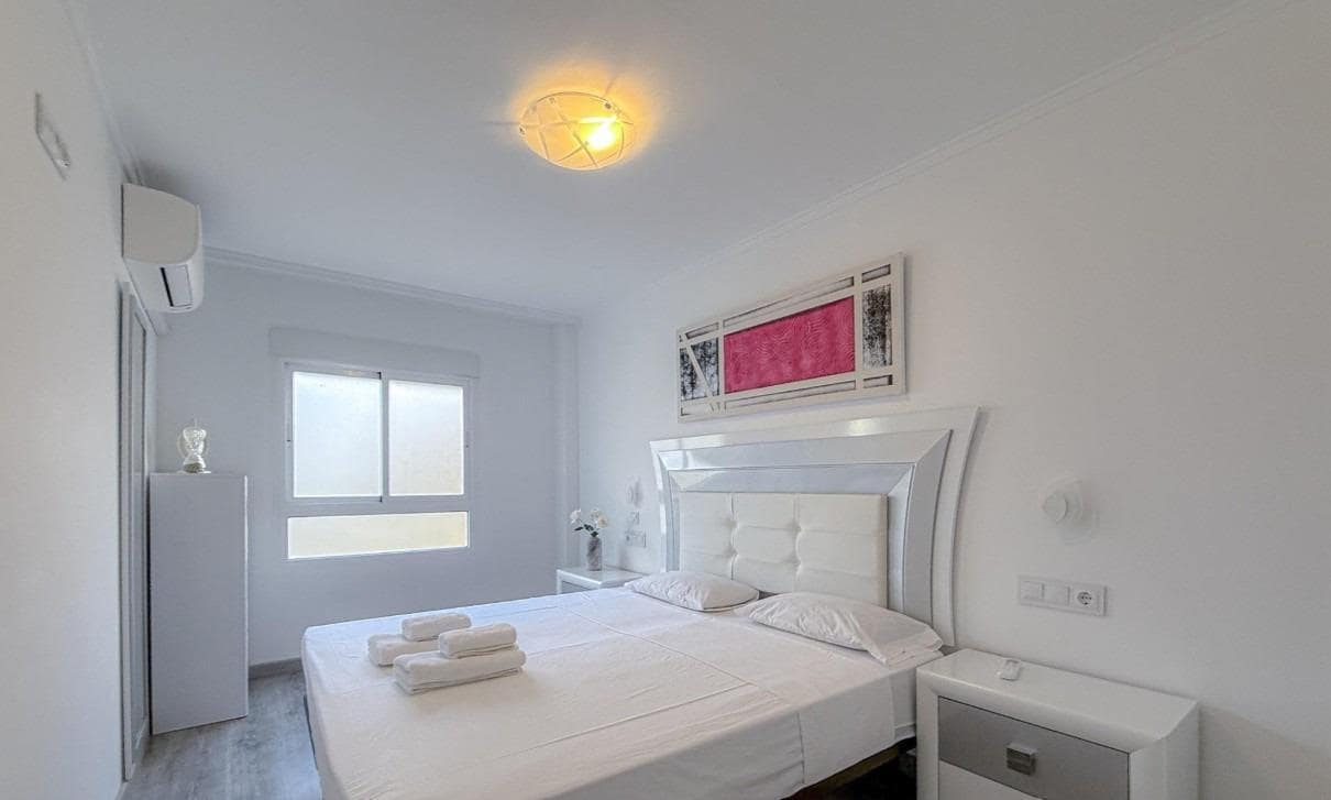 3 soverom Penthouse til salgs i Torrevieja med svømmebasseng - € 270 000 (Ref: 10157922)