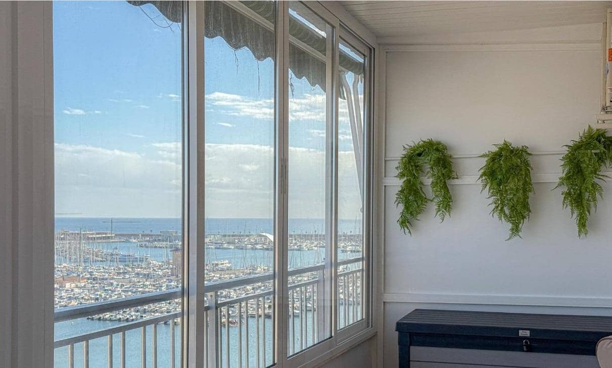 3 soverom Penthouse til salgs i Torrevieja med svømmebasseng - € 270 000 (Ref: 10157922)