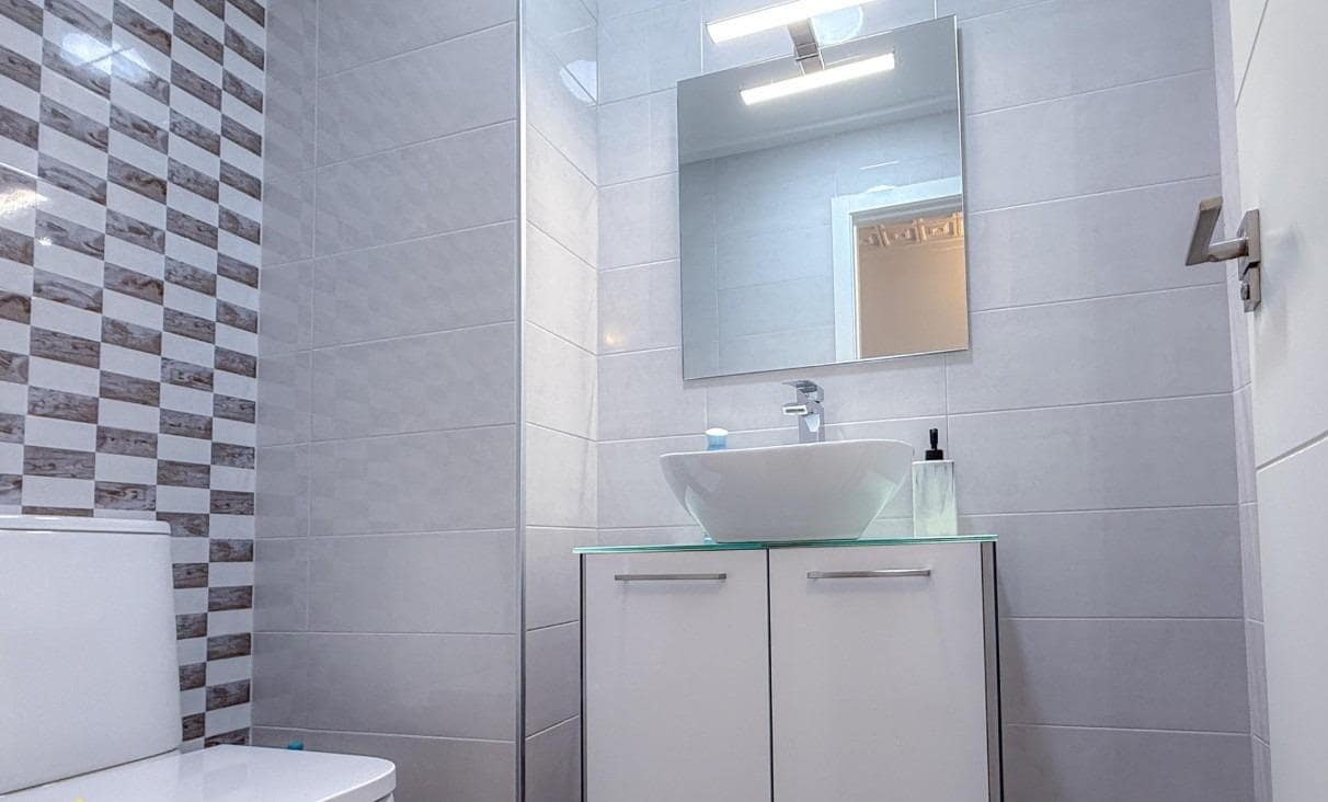 3 soverom Penthouse til salgs i Torrevieja med svømmebasseng - € 270 000 (Ref: 10157922)