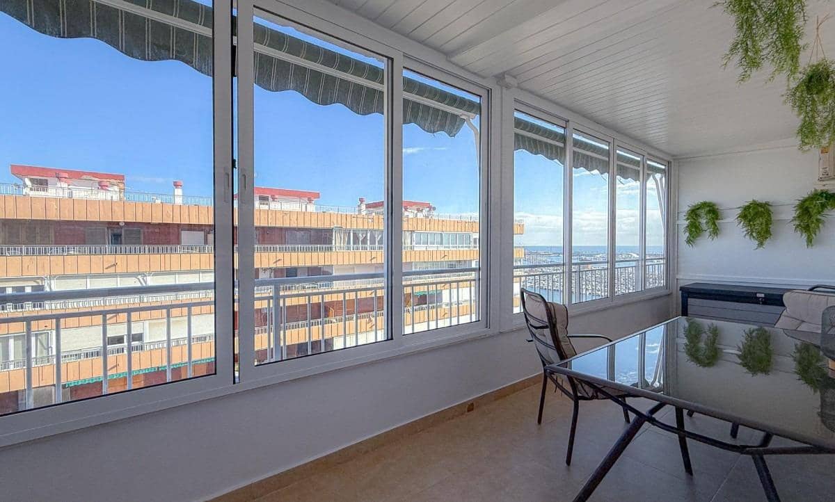 3 soverom Penthouse til salgs i Torrevieja med svømmebasseng - € 270 000 (Ref: 10157922)