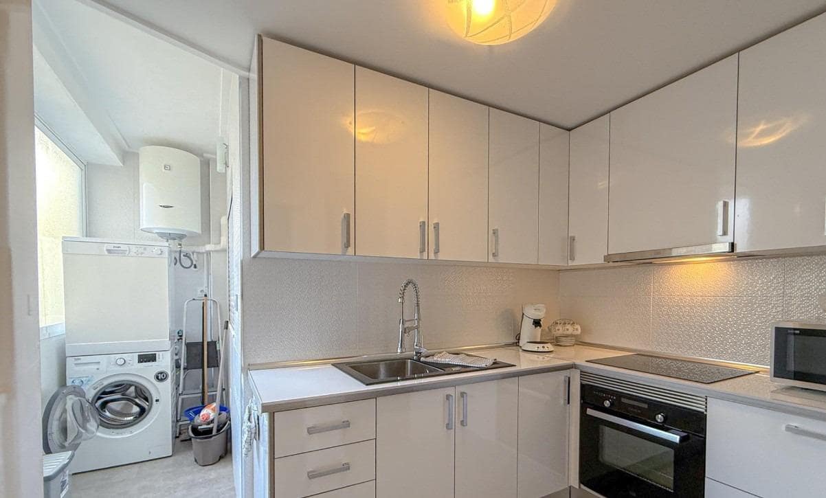 3 soverom Penthouse til salgs i Torrevieja med svømmebasseng - € 270 000 (Ref: 10157922)