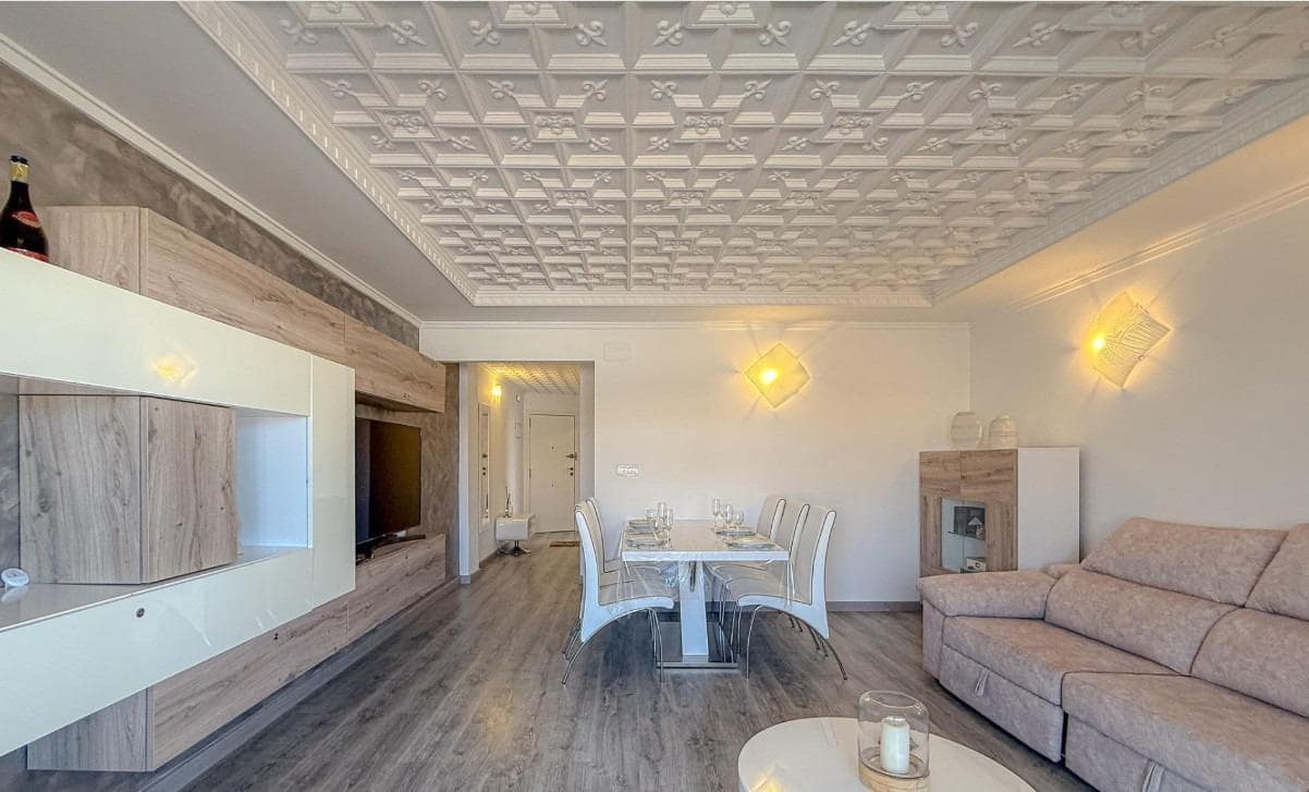3 soverom Penthouse til salgs i Torrevieja med svømmebasseng - € 270 000 (Ref: 10157922)