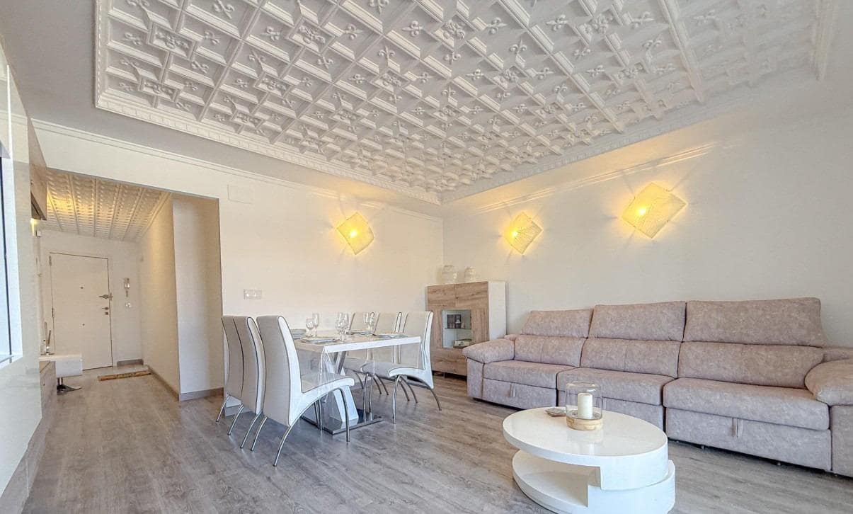 3 soverom Penthouse til salgs i Torrevieja med svømmebasseng - € 270 000 (Ref: 10157922)