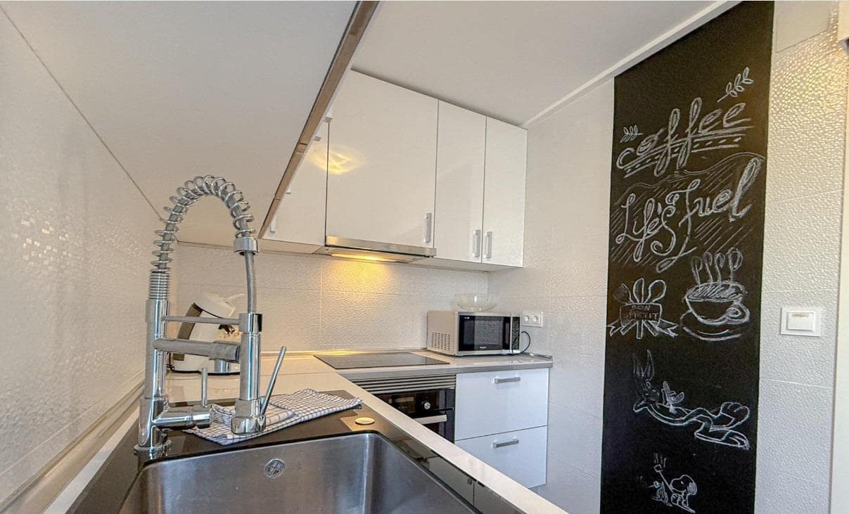 3 soverom Penthouse til salgs i Torrevieja med svømmebasseng - € 270 000 (Ref: 10157922)