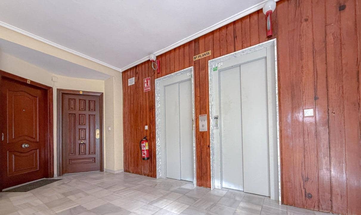 3 soverom Penthouse til salgs i Torrevieja med svømmebasseng - € 270 000 (Ref: 10157922)
