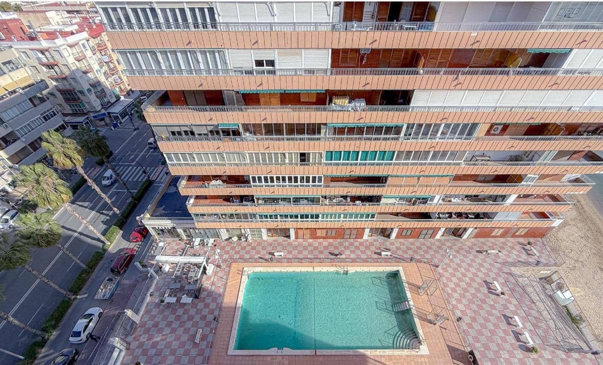 3 soverom Penthouse til salgs i Torrevieja med svømmebasseng - € 270 000 (Ref: 10157922)