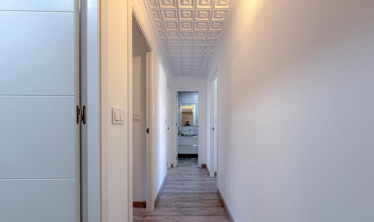 3 soverom Penthouse til salgs i Torrevieja med svømmebasseng - € 270 000 (Ref: 10157922)