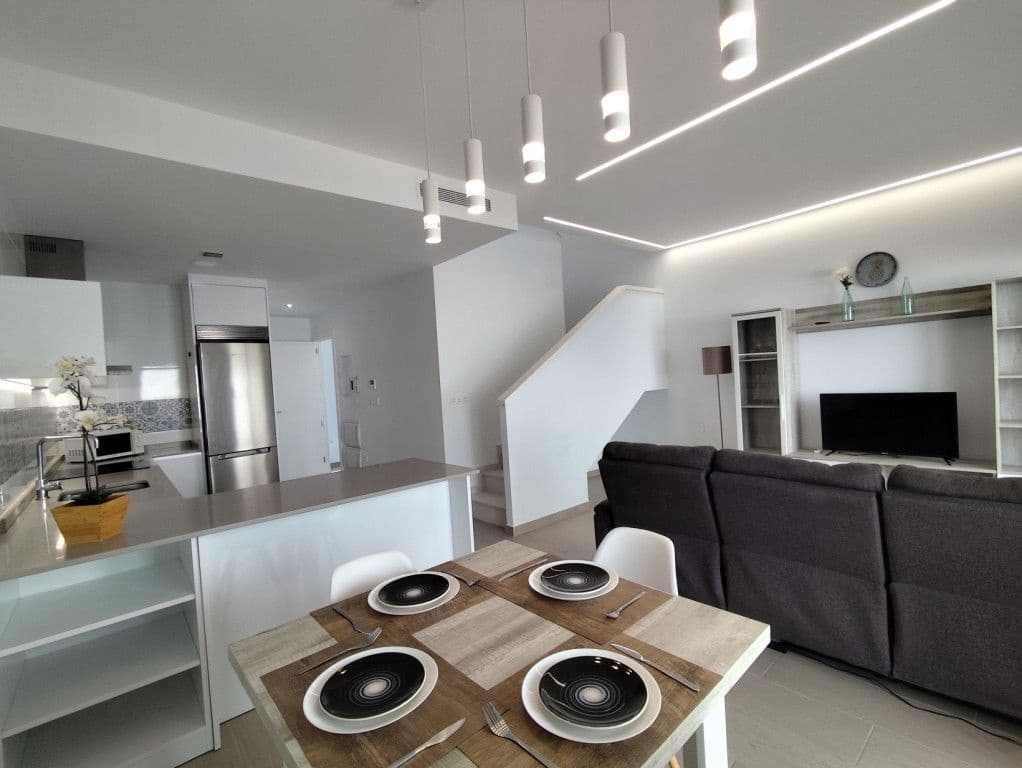 3 bedroom Villa for sale in Pilar de la Horadada with pool - € 292,000 (Ref: 9958214)
