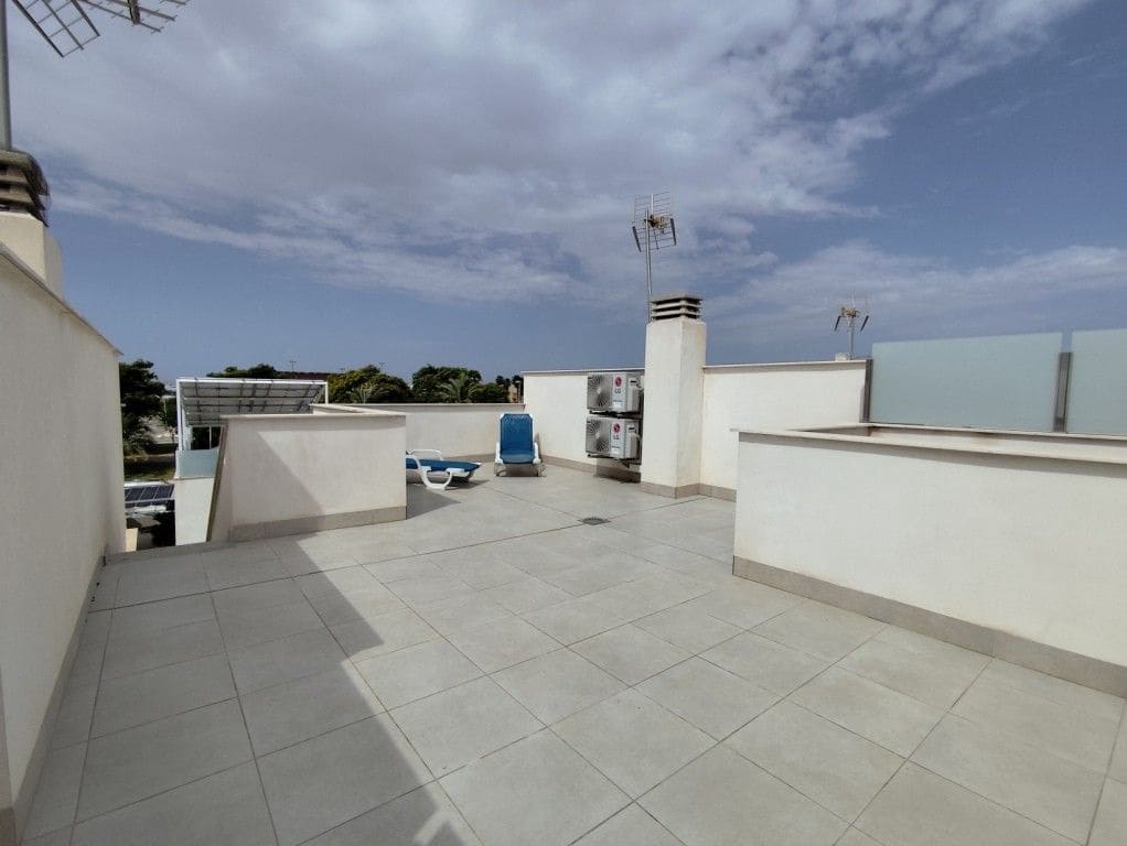 3 bedroom Villa for sale in Pilar de la Horadada with pool - € 292,000 (Ref: 9958214)