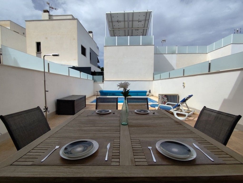 3 bedroom Villa for sale in Pilar de la Horadada with pool - € 292,000 (Ref: 9958214)