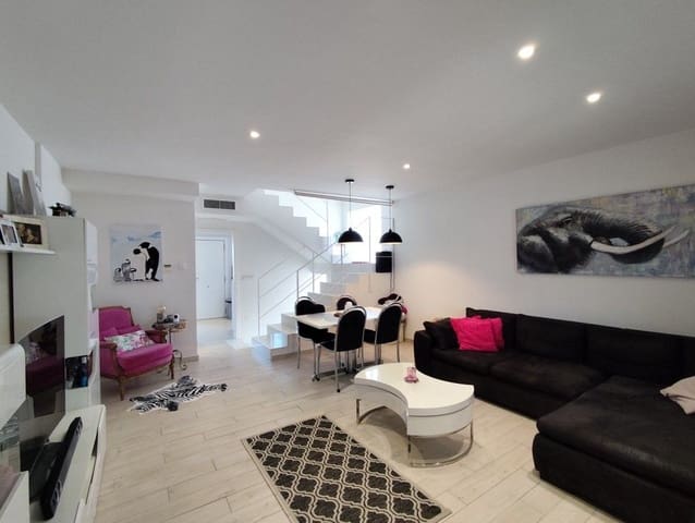 4 sypialnia Dom na sprzedaż w Aguas Nuevas, Torrevieja z basenem - 395 000 € (Ref: 9958216)