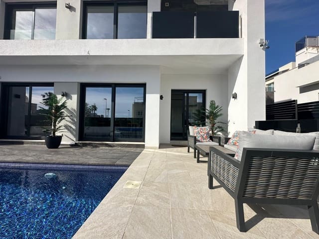 4 soverom Villa til salgs i La Mata, Torrevieja - € 775 000 (Ref: 9958217)