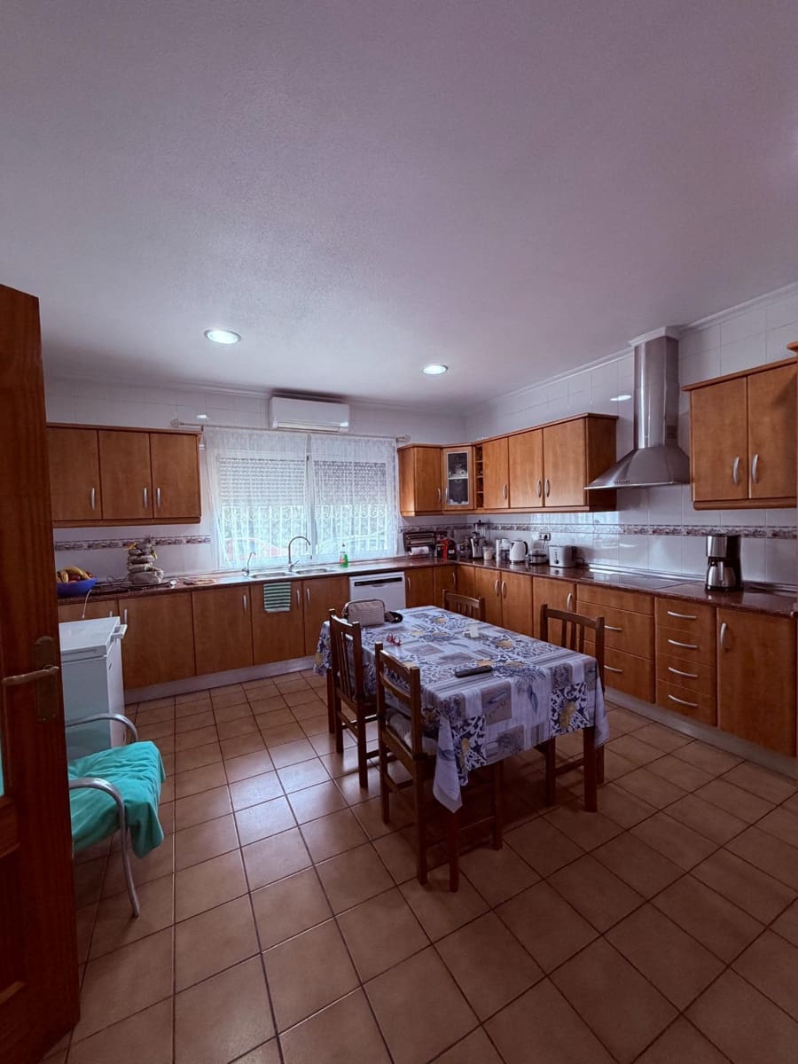 4 makuuhuone Maalaistalo myytävänä paikassa Crevillente / Crevillent mukana 
autotalli - 365 000 € (Ref: 9958229)