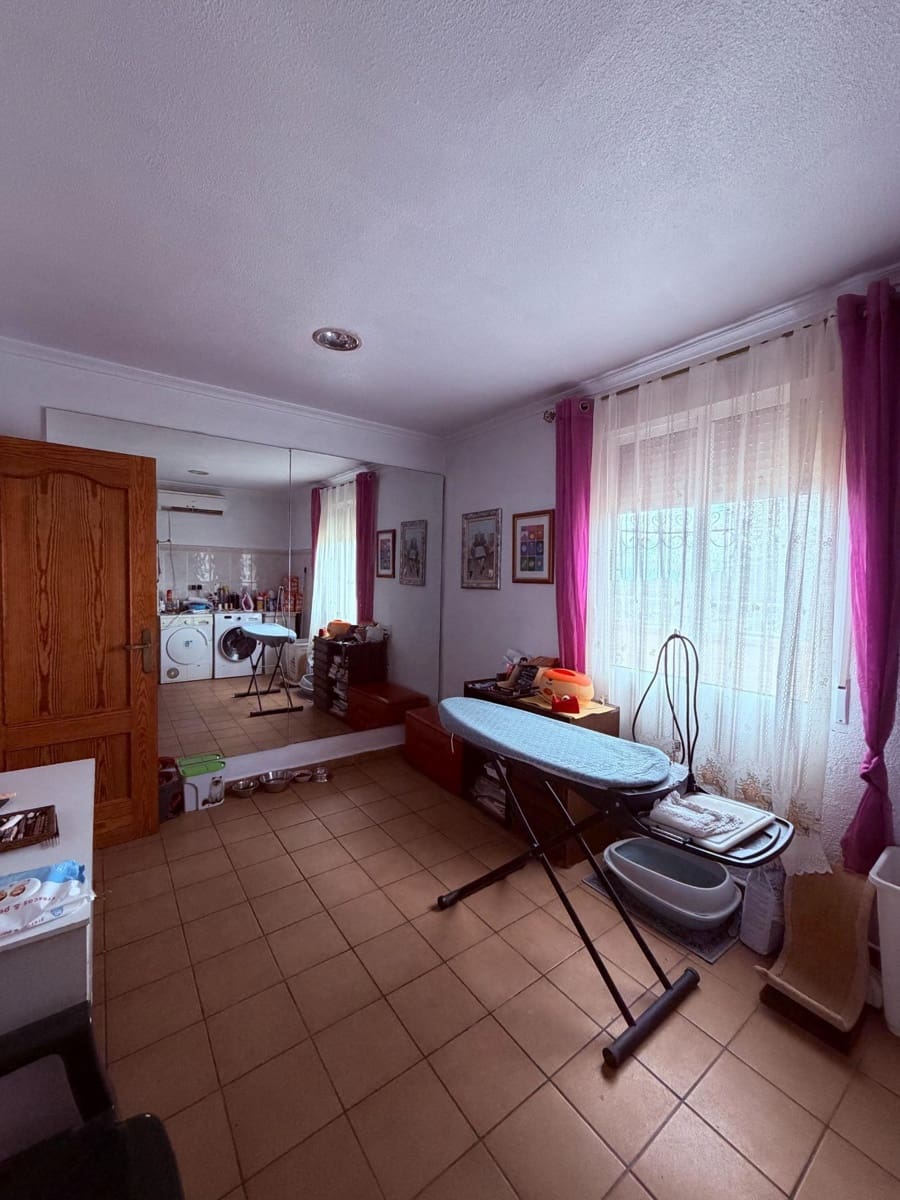 4 makuuhuone Maalaistalo myytävänä paikassa Crevillente / Crevillent mukana 
autotalli - 365 000 € (Ref: 9958229)