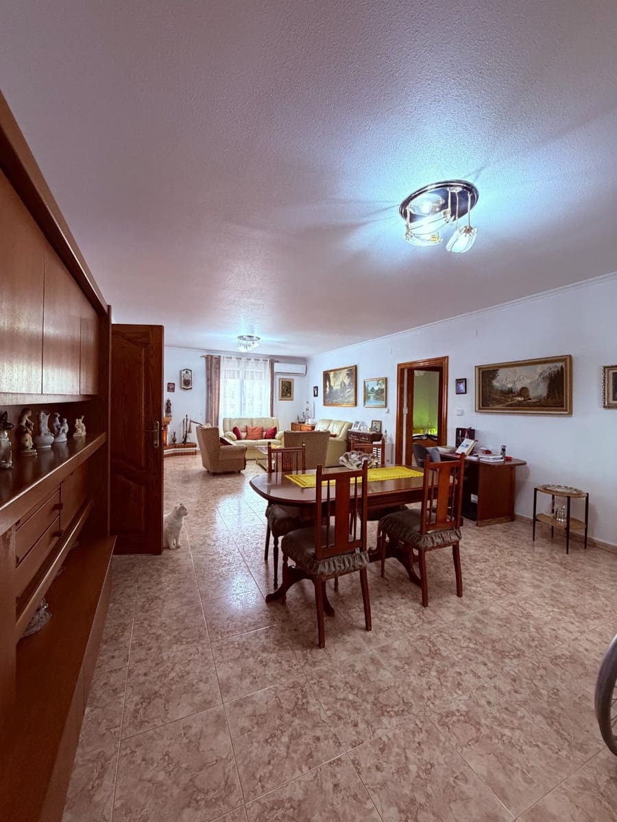 4 makuuhuone Maalaistalo myytävänä paikassa Crevillente / Crevillent mukana 
autotalli - 365 000 € (Ref: 9958229)