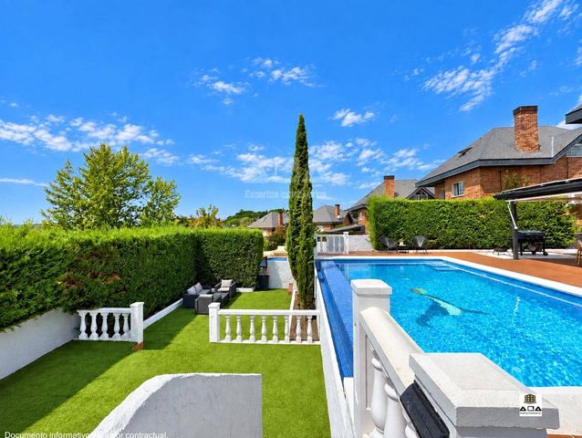 5 slaapkamer Villa te koop in Torrelodones met zwembad garage - € 997.000 (Ref: 10047390)