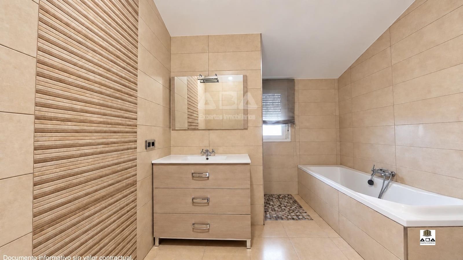 Chalet de 5 habitaciones en Manzanares en venta con garaje - 350.000 € (Ref: 10180681)