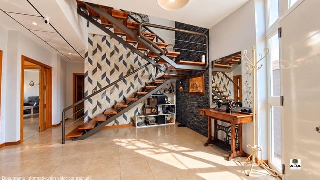 Chalet de 5 habitaciones en Manzanares en venta con garaje - 350.000 € (Ref: 10180681)