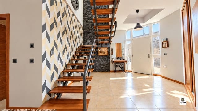 Chalet de 5 habitaciones en Manzanares en venta con garaje - 350.000 € (Ref: 10180681)