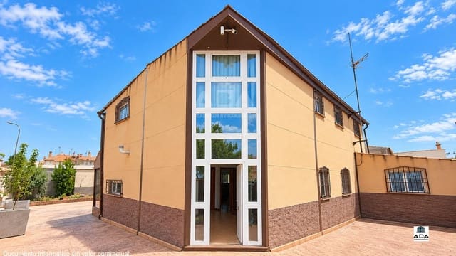 Chalet de 5 habitaciones en Manzanares en venta con garaje - 350.000 € (Ref: 10180681)