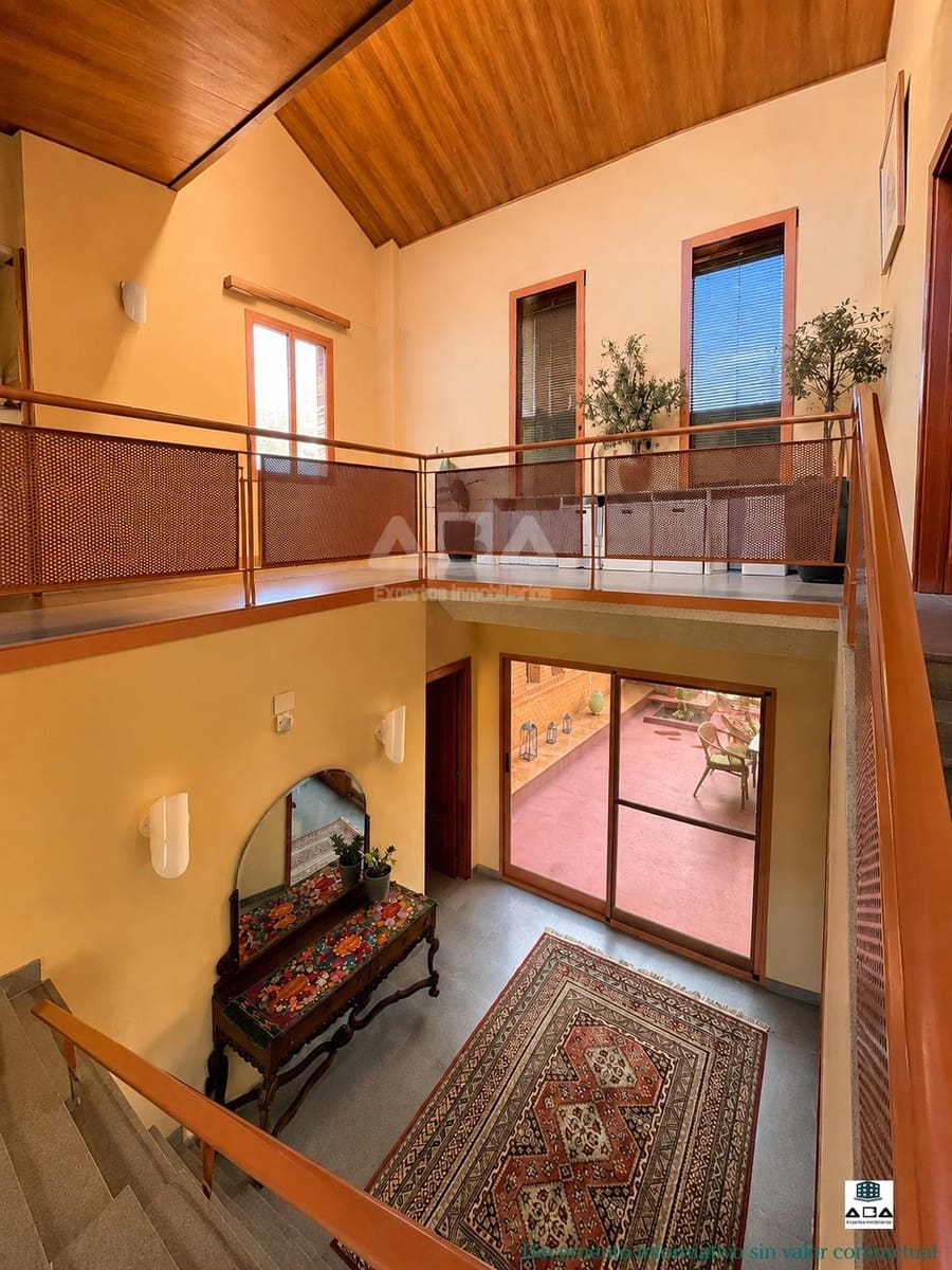 7 slaapkamer Villa te koop in Villafranqueza met zwembad garage - € 1.300.000 (Ref: 9945812)