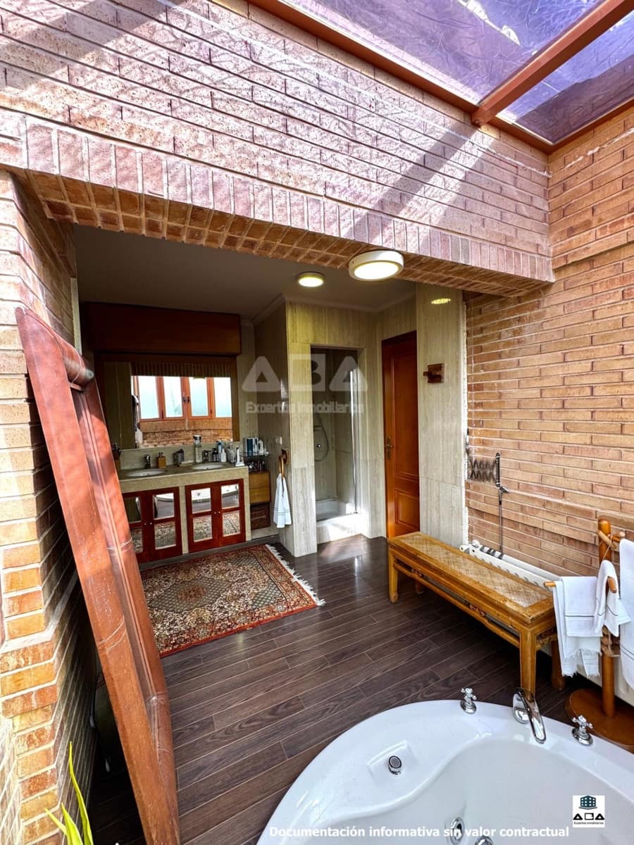 7 slaapkamer Villa te koop in Villafranqueza met zwembad garage - € 1.300.000 (Ref: 9945812)