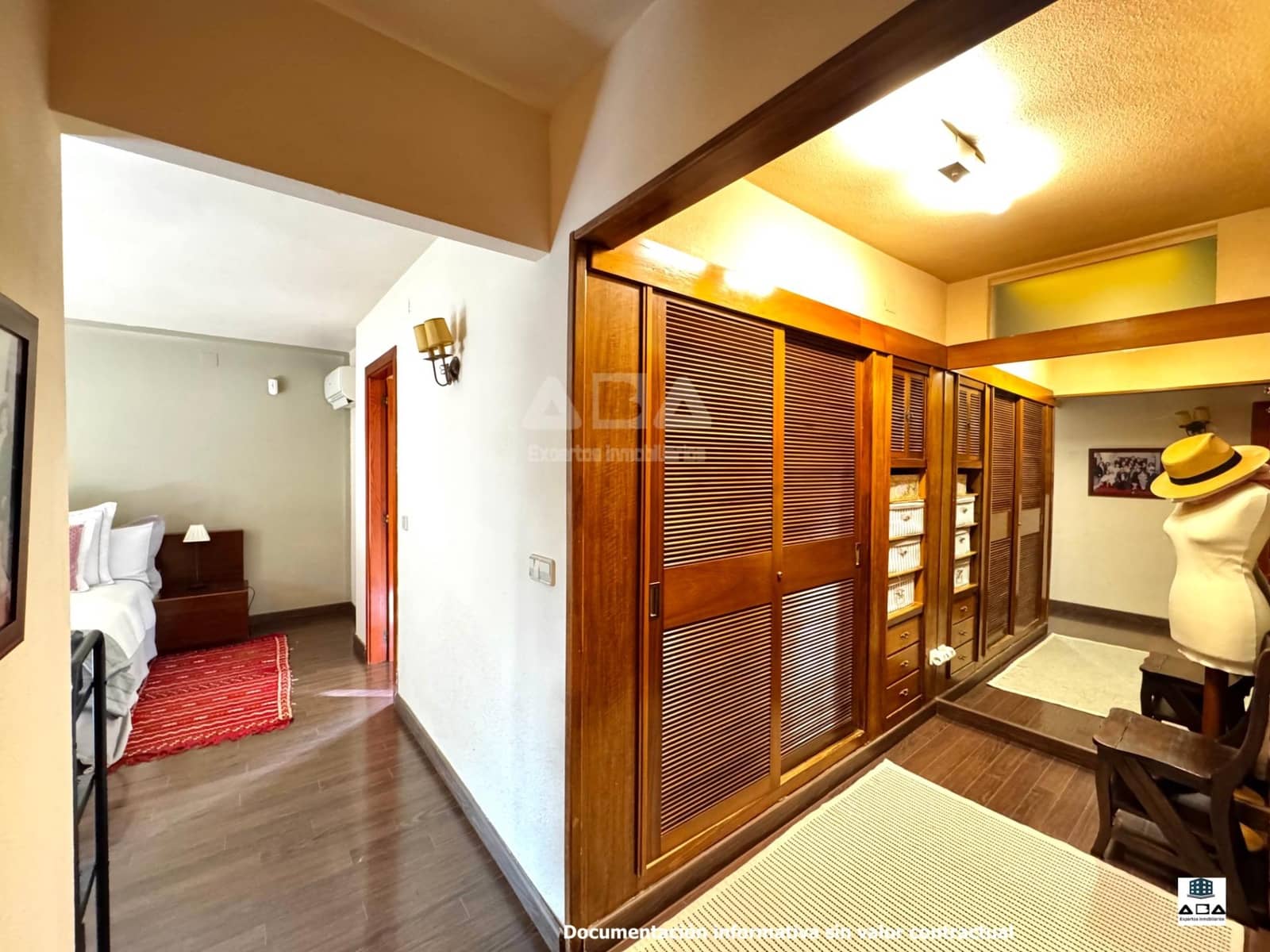 7 slaapkamer Villa te koop in Villafranqueza met zwembad garage - € 1.300.000 (Ref: 9945812)