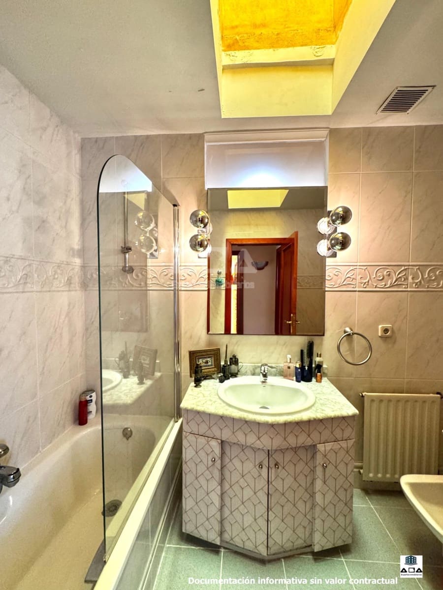 7 slaapkamer Villa te koop in Villafranqueza met zwembad garage - € 1.300.000 (Ref: 9945812)